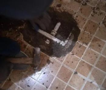 边坝卫生间漏水维修公司为您分享下卫生间渗水如何处理及注意事项